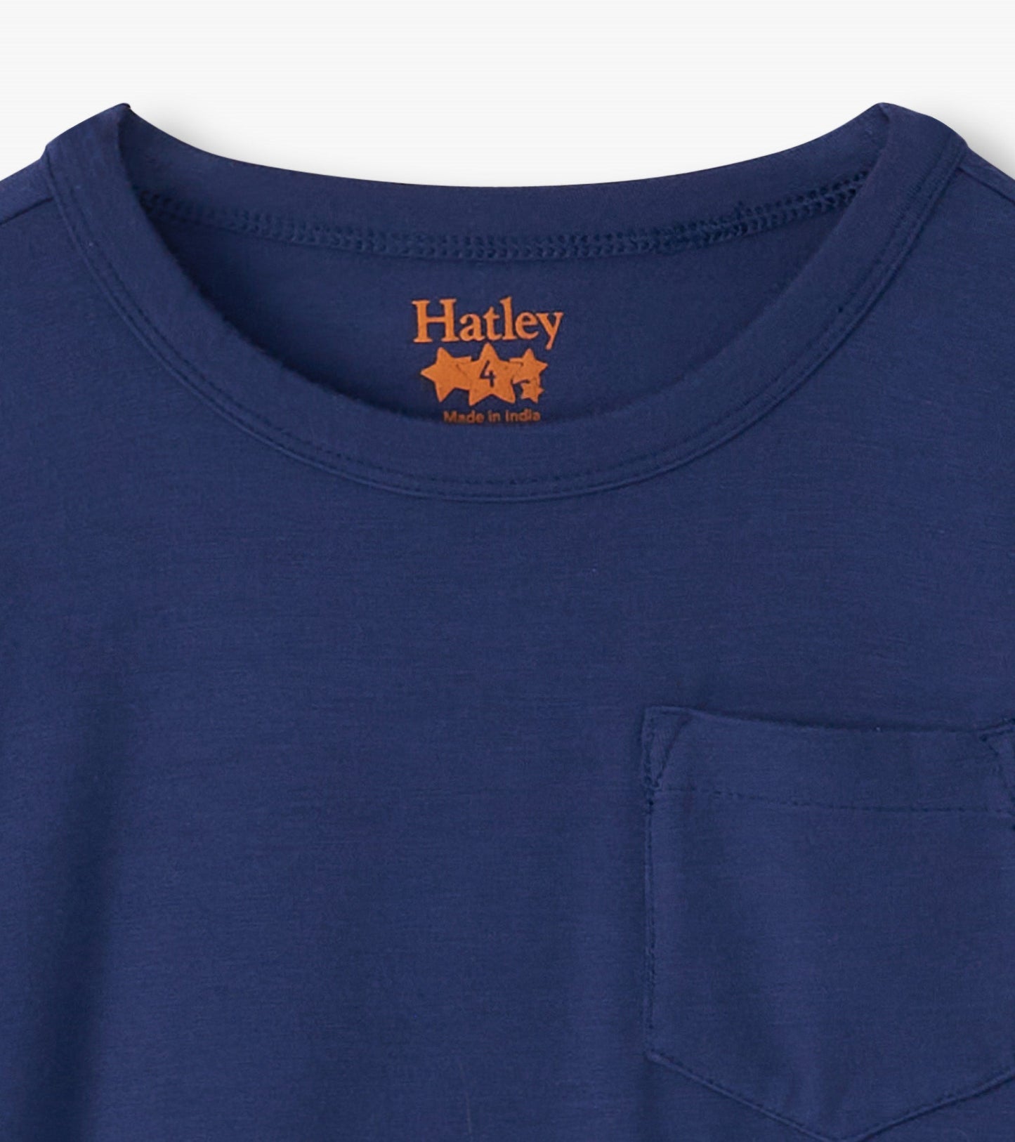 Patriot blue long sleeve t-shirt made of bamboo with a round neckline and a small chest pocket.