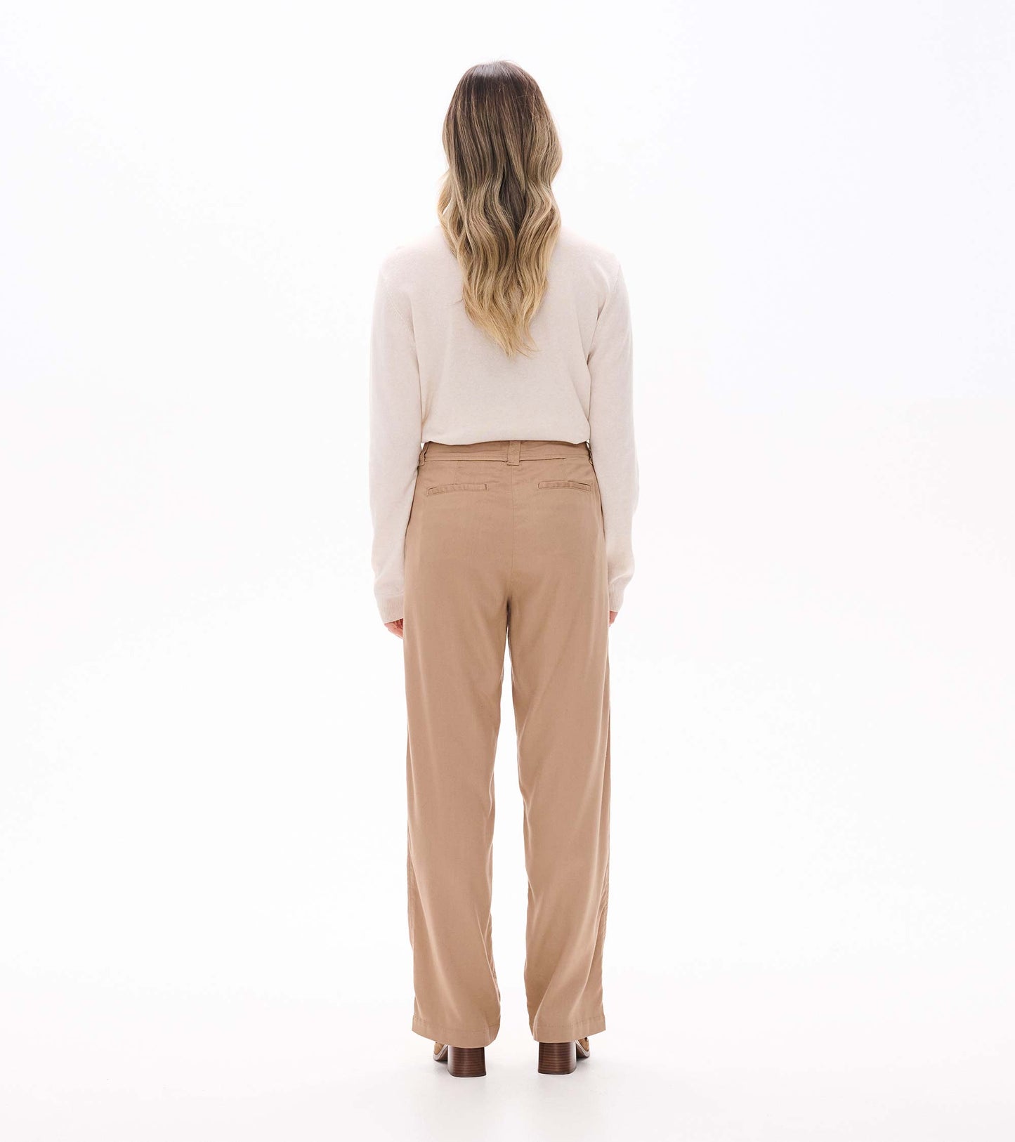 Back view of burro wide leg pants with back welt pockets and straight wide leg fit