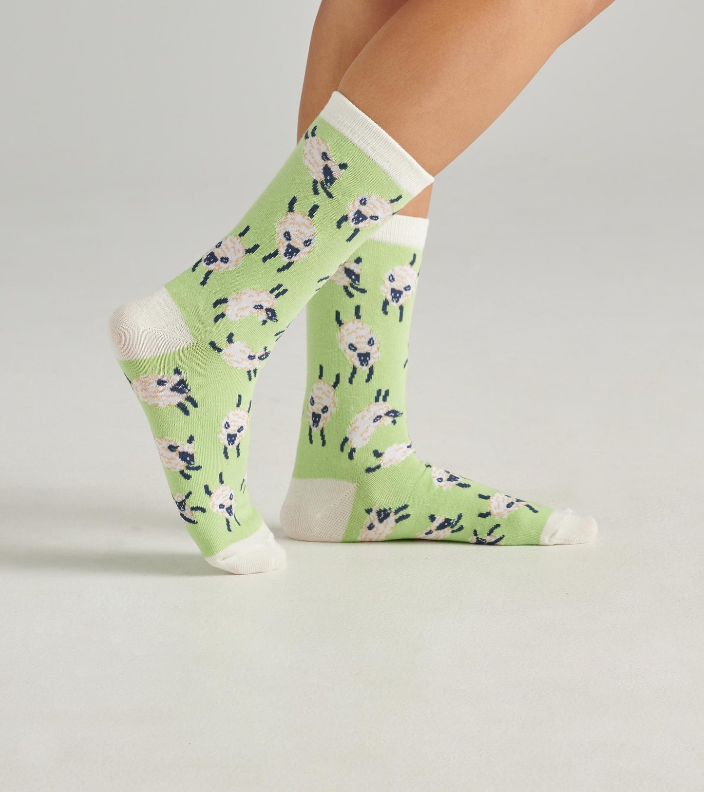 Women's Falling To Sheep Crew Socks