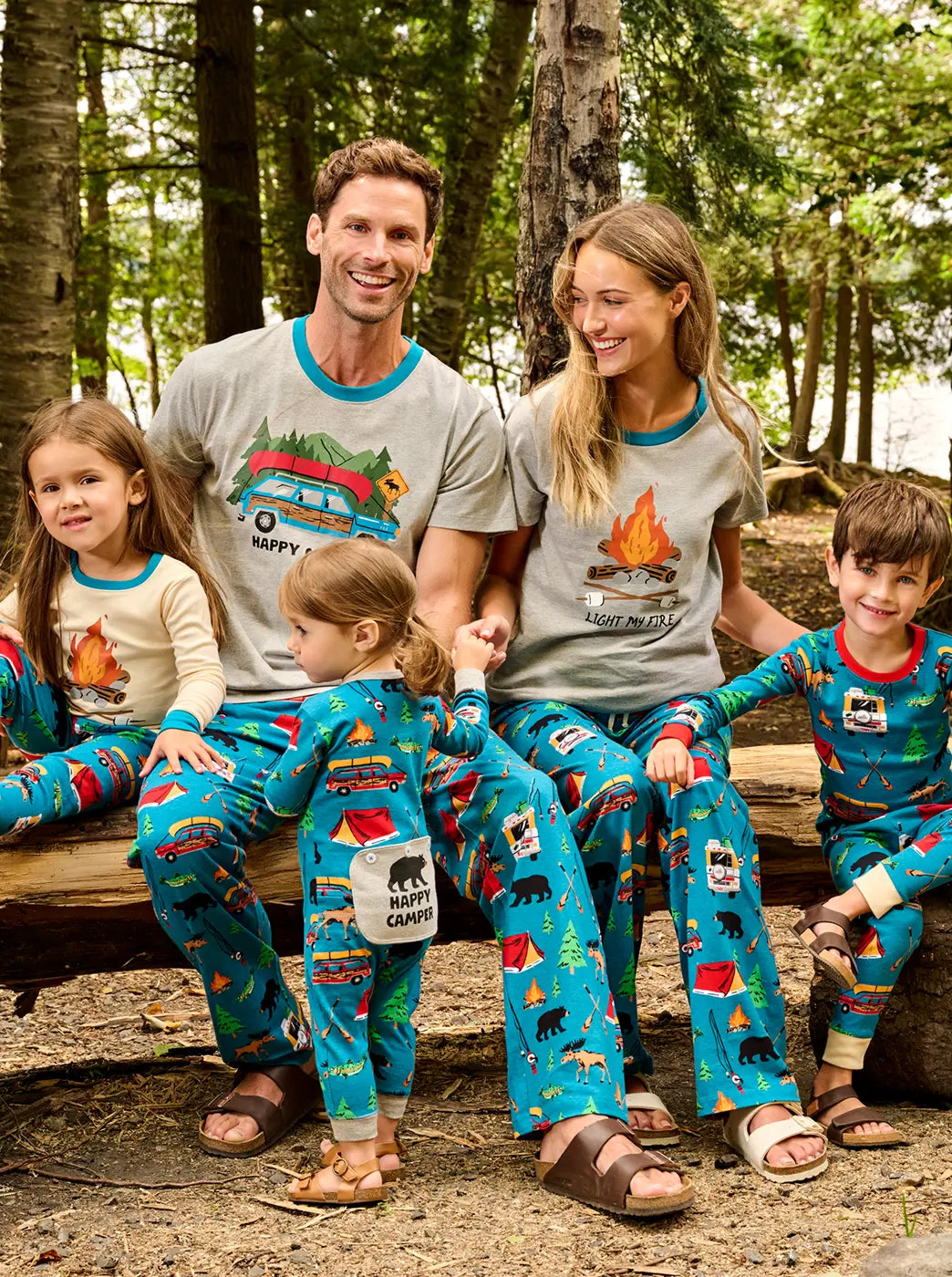 Promotes women’s pajamas and matching family sleepwear.